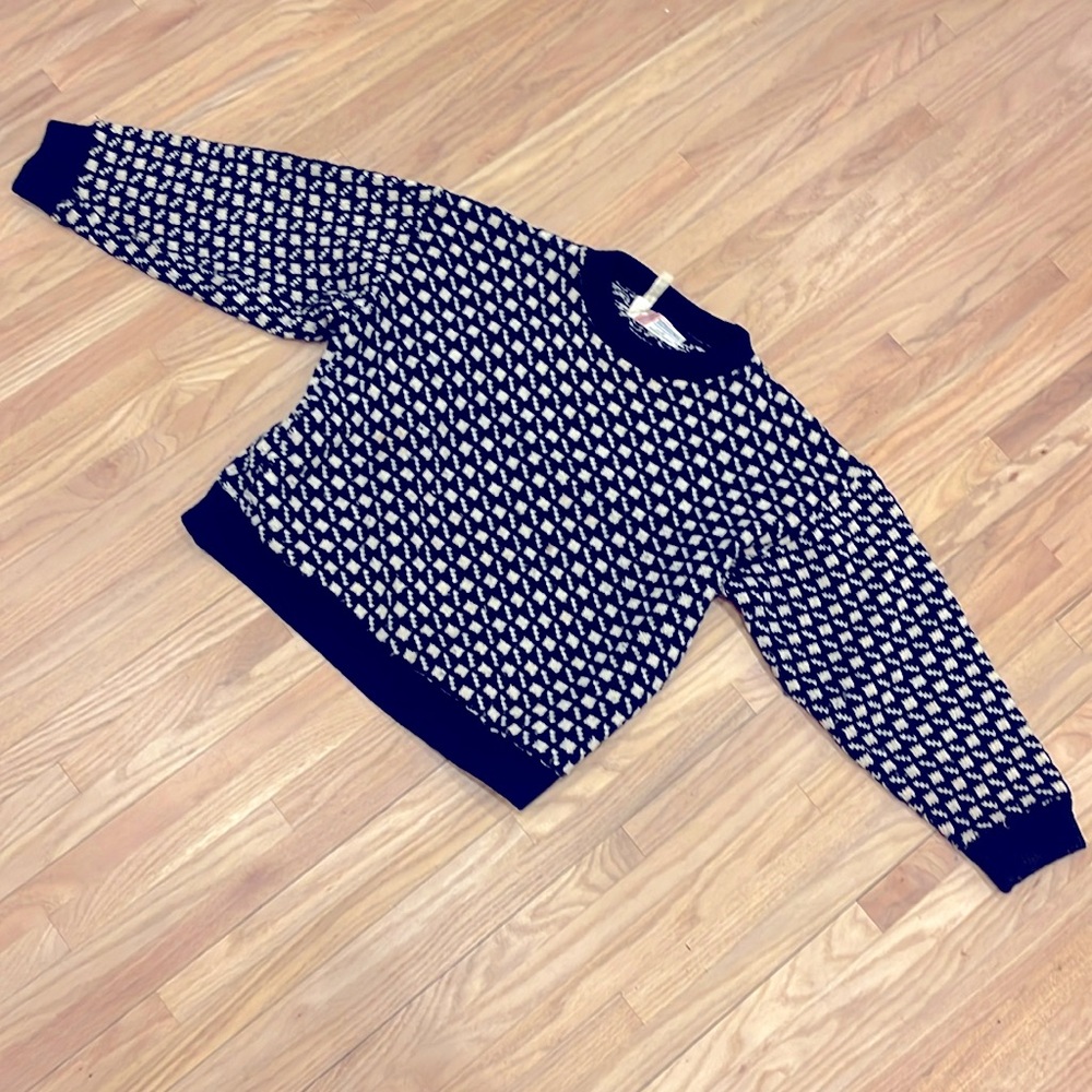 Bergens Norwegian vintage size S navy and white wool blend sweater